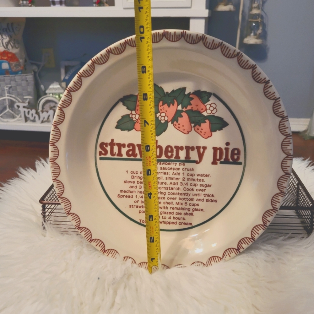 Vintage Mount Clemens Strawberry Pie Plate with Recipe, Made in Japan - Picture 3 of 7